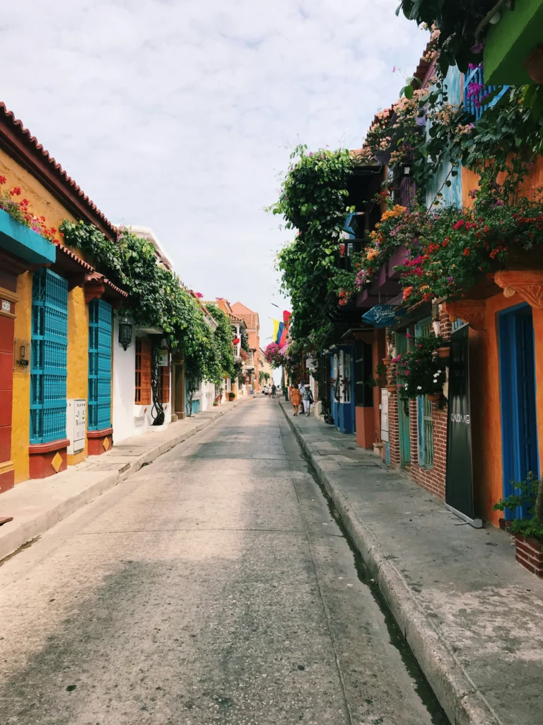 reiseuhu_jiniw3yzobc_unsplash_4x